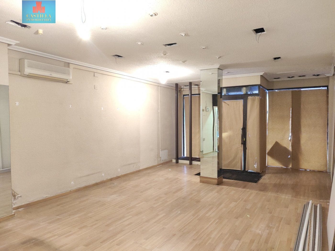 Retail in Ávila, Ávila for lease Primary Photo- Image 1 of 6