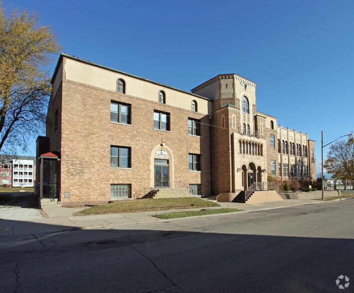 302 58th St, Kenosha, WI à vendre - Photo du bâtiment - Image 2 de 2