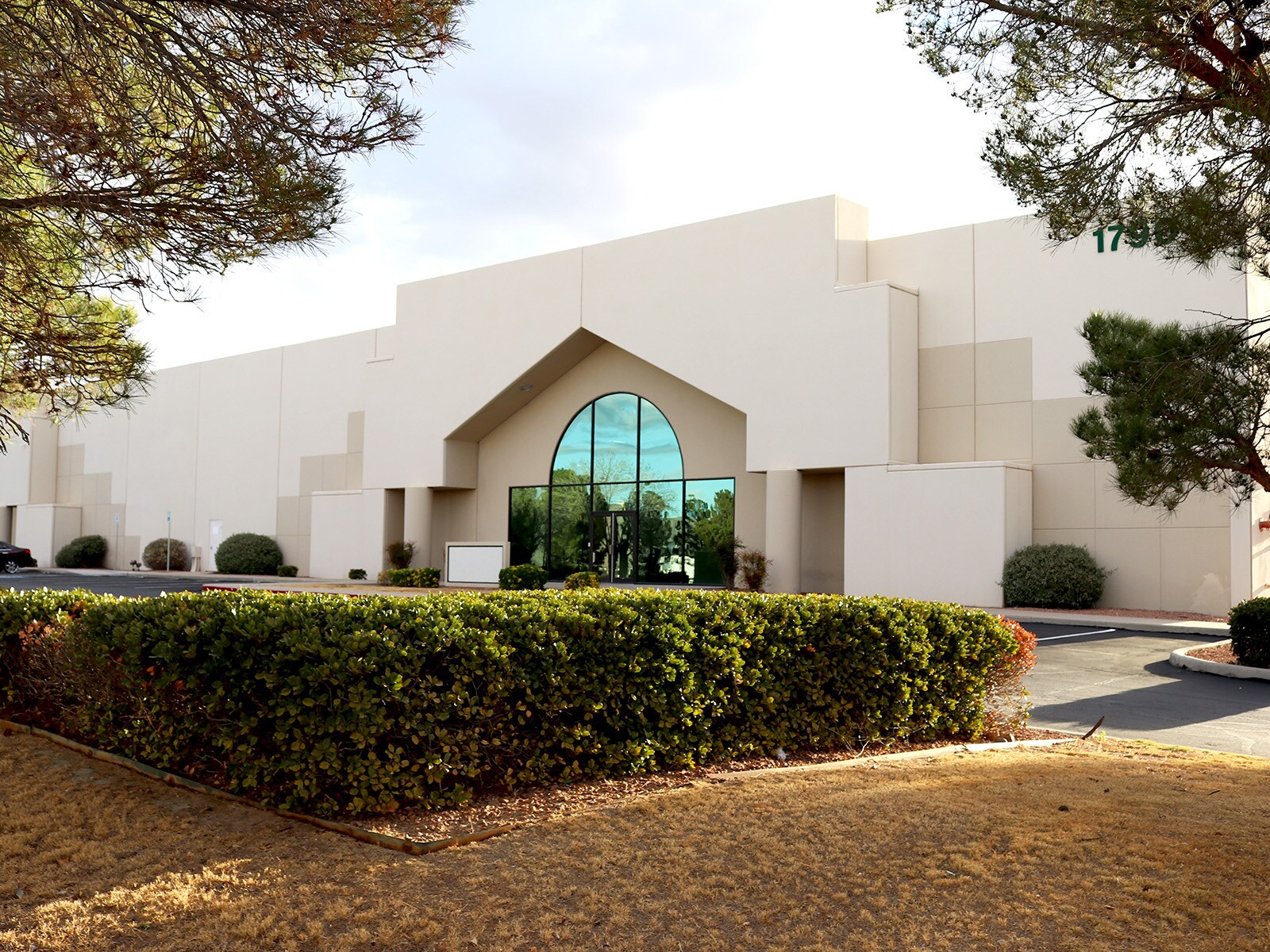 1790 Commerce Park Dr, El Paso, TX à louer Photo du bâtiment- Image 1 de 2