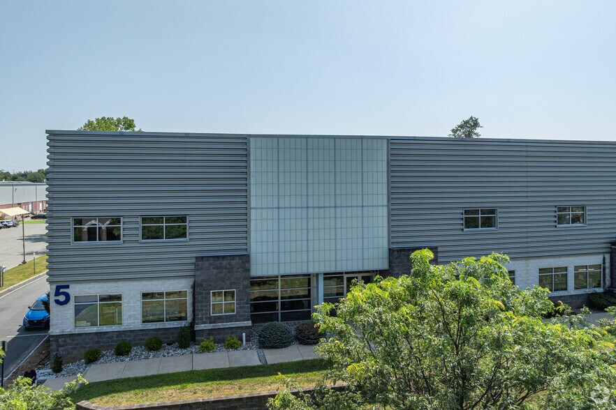 5 Middlebury Blvd, Randolph, NJ à vendre - Photo du bâtiment - Image 3 de 4