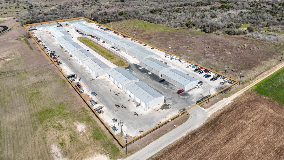 395 County Road 202, Kyle, TX for lease - Building Photo - Image 3 of 3