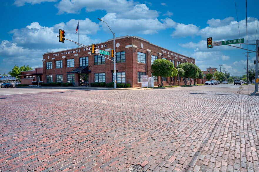 2100 N Main St, Fort Worth, TX à louer - Photo principale - Image 1 de 23
