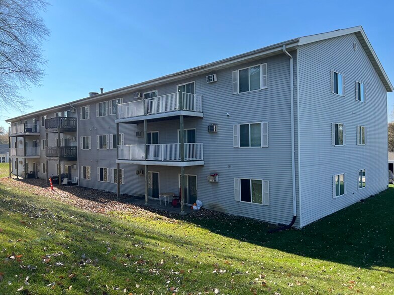 530 E Kenyon Ave, Des Moines, IA for sale - Building Photo - Image 3 of 14