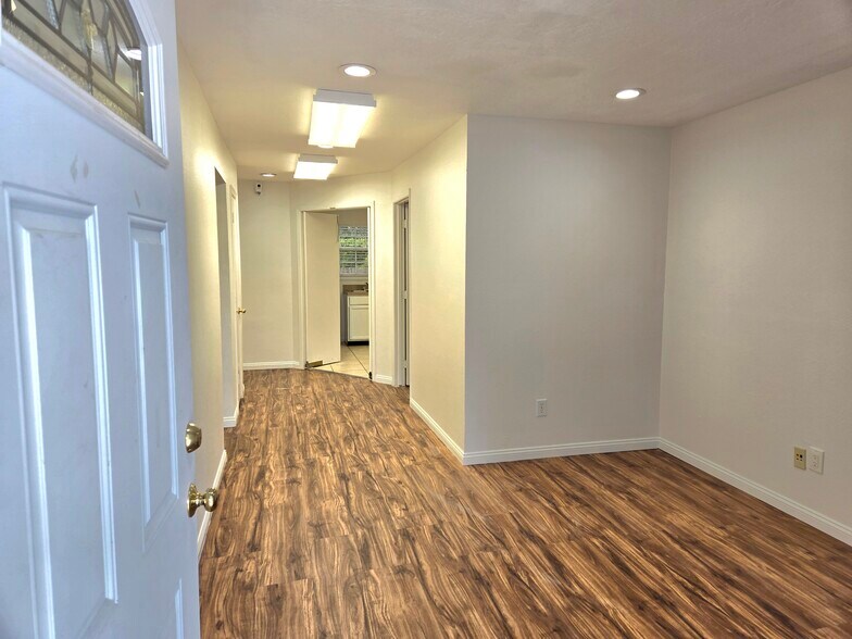 1324 Avenue D, Katy, TX à vendre - Photo du bâtiment - Image 2 de 9