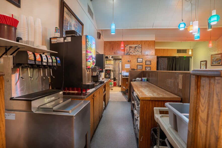 545 Shoshone St S, Twin Falls, ID à vendre - Photo du bâtiment - Image 3 de 42