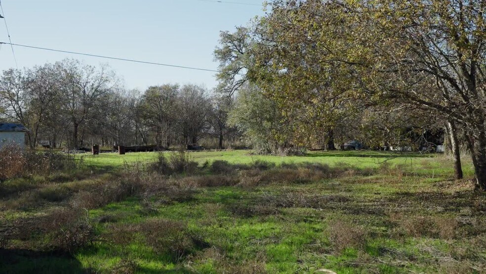 12406 Wirth Dr, Manchaca, TX à vendre - Vidéo sur l’inscription commerciale - Image 2 de 28