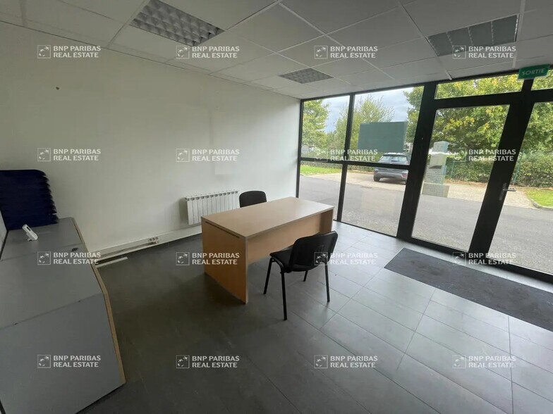 Office in Thorigné-Fouillard for lease - Interior Photo - Image 2 of 6