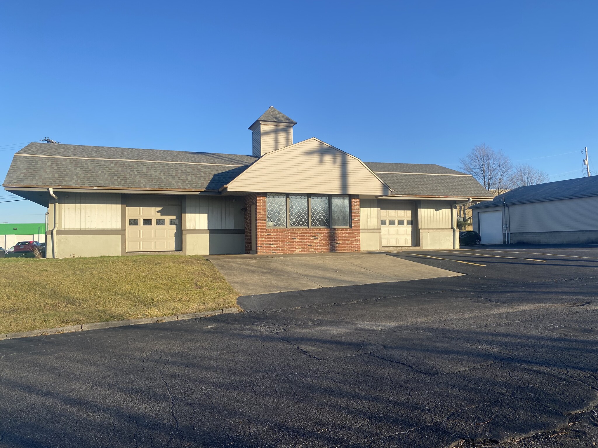 5011 Mahoning Ave, Austintown, OH à vendre Photo du bâtiment- Image 1 de 1