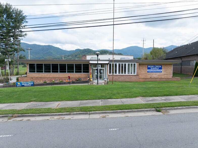 30 New Treads Dr., Waynesville, NC for sale - Building Photo - Image 2 of 34