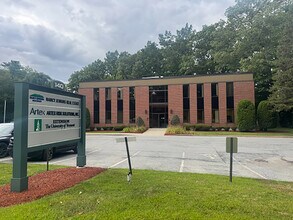 140 Kennedy Dr, South Burlington, VT à louer Photo intérieure- Image 2 de 8