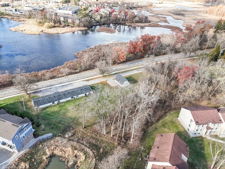 660 Flint Rd, Brighton, MI à vendre - Photo du bâtiment - Image 2 de 18