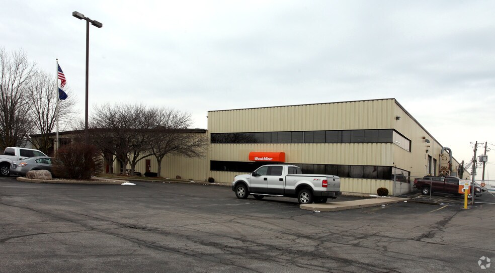 8180 W 10th St, Indianapolis, IN à vendre - Photo du bâtiment - Image 3 de 14
