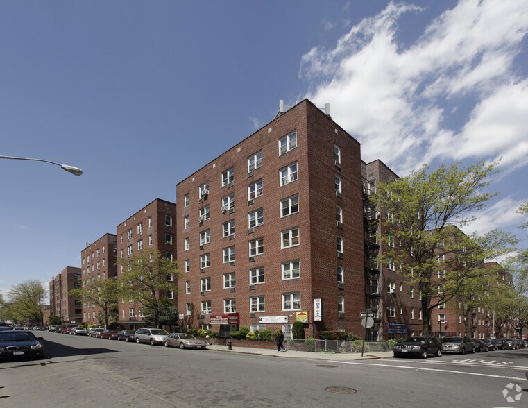 79-11 41st Ave, Elmhurst, NY à louer - Photo du bâtiment - Image 1 de 4