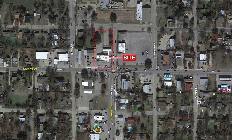 702 W Pearl St, Granbury, TX à louer - Photo du bâtiment - Image 2 de 2