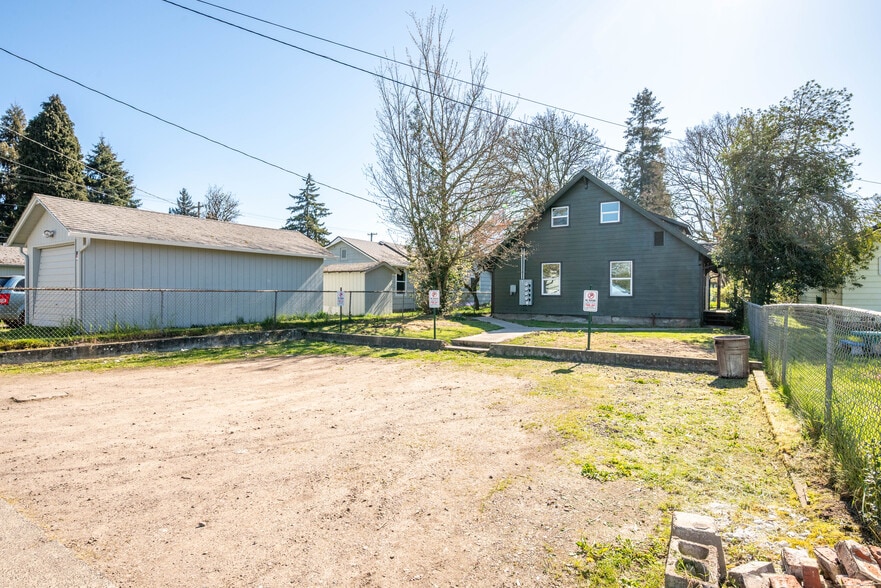 285 20th Ave, Longview, WA à vendre - Photo du bâtiment - Image 2 de 34