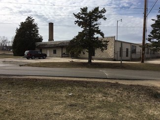 111 N Douglas St, Hortonville, WI for lease - Building Photo - Image 1 of 3