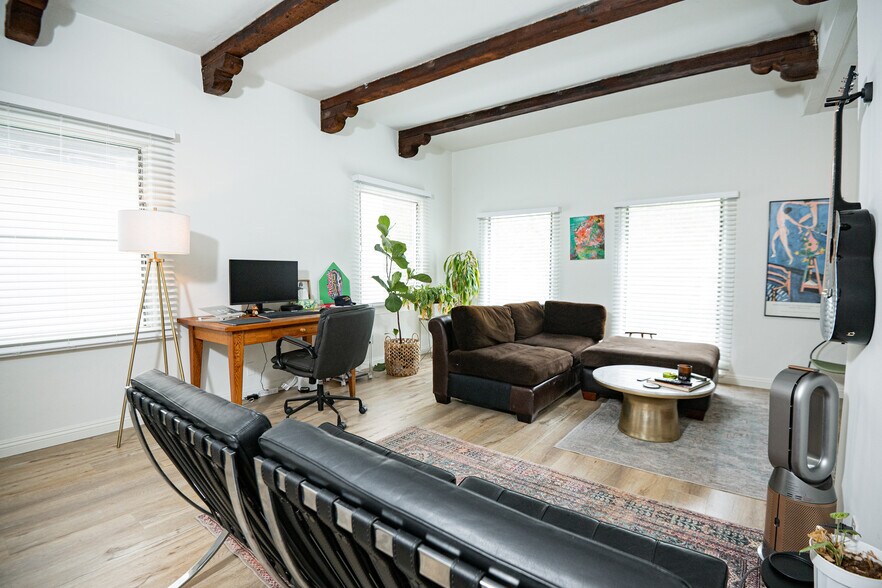 335 N Palm Dr, Beverly Hills, CA à vendre - Photo du bâtiment - Image 3 de 6