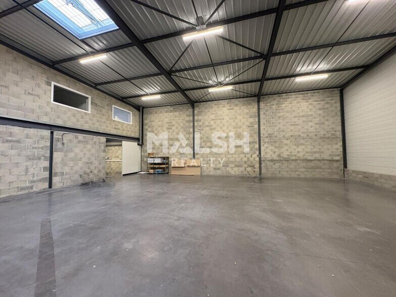 Flex dans MARCILLY-D'AZERGUES à louer - Photo du bâtiment - Image 2 de 13
