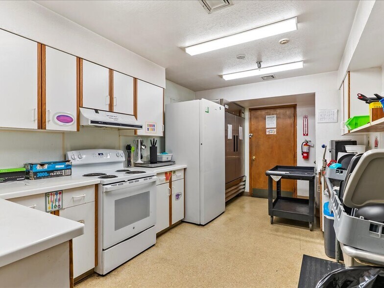 5270 S Pecos Rd, Las Vegas, NV à vendre - Photo du bâtiment - Image 2 de 5