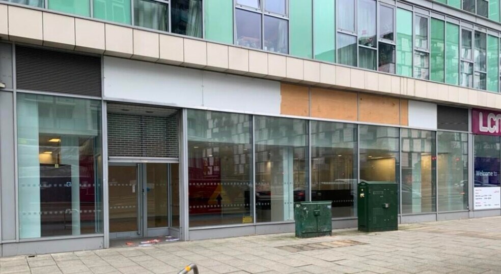 253 High St, Londres à louer - Photo du bâtiment - Image 2 de 7