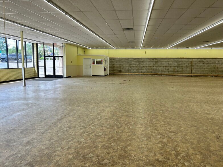 165 S Main St, Allendale, SC à louer - Photo du bâtiment - Image 3 de 10