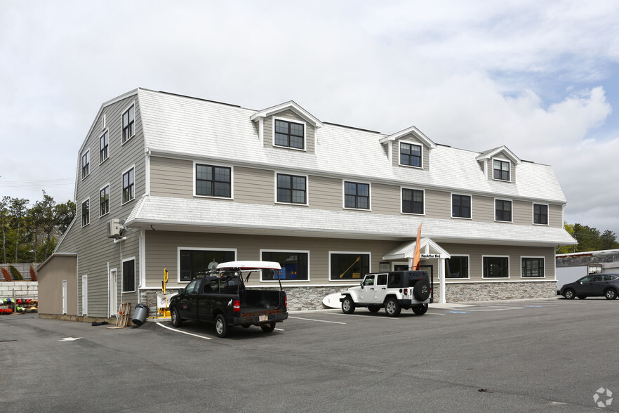 802 Macarthur Blvd, Pocasset, MA for lease - Building Photo - Image 2 of 5