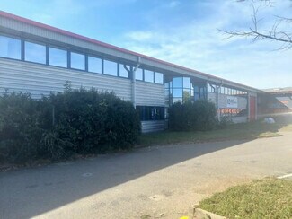 Plus de détails pour Local d'activités à louer