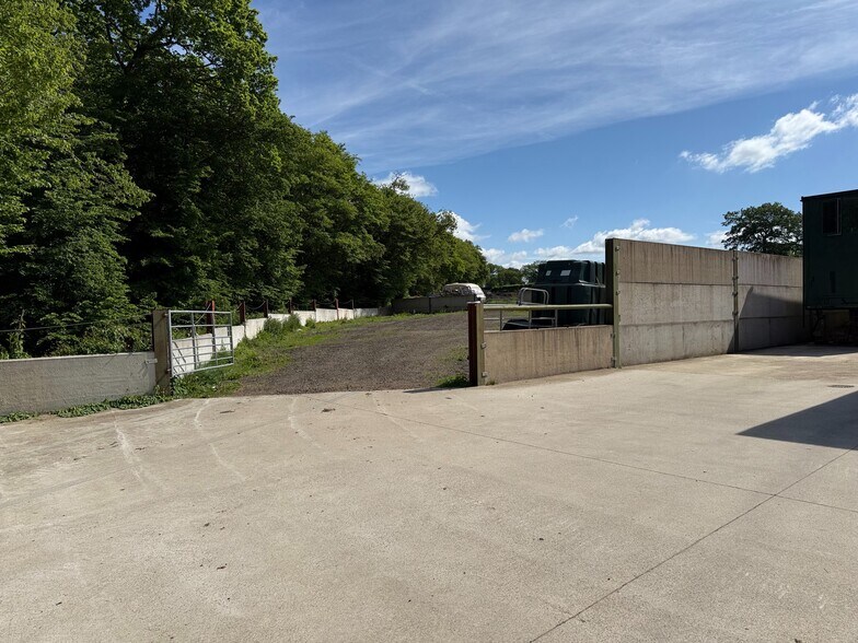 Rusper Road, Capel, Capel à louer - Photo du bâtiment - Image 2 de 6