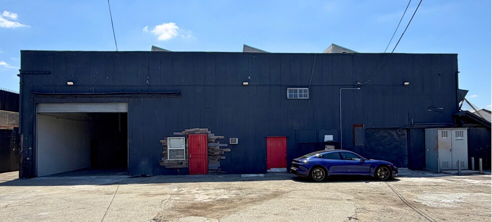 4252 Whiteside St, Los Angeles, CA à louer - Photo du bâtiment - Image 1 de 7