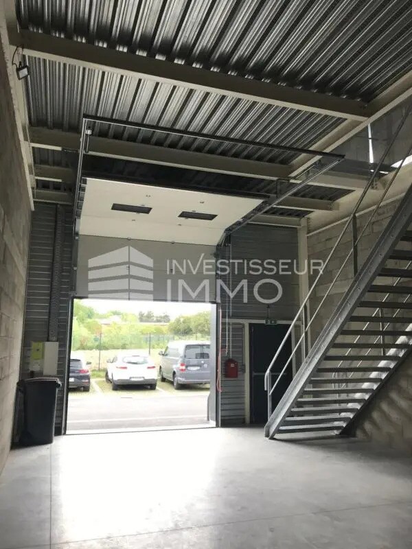 Flex in Saint-Denis for lease Interior Photo- Image 1 of 6