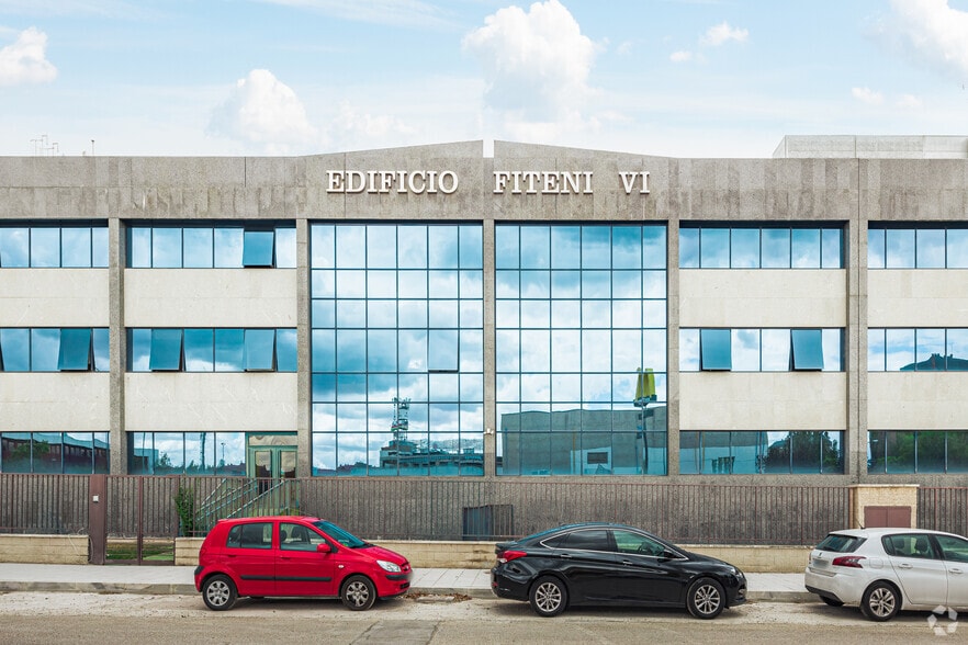 Ronda Poniente, 19, Tres Cantos, Madrid à louer - Photo du bâtiment - Image 3 de 3