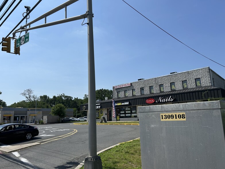 1100-1102 State Route 34, Aberdeen, NJ for lease - Building Photo - Image 2 of 19
