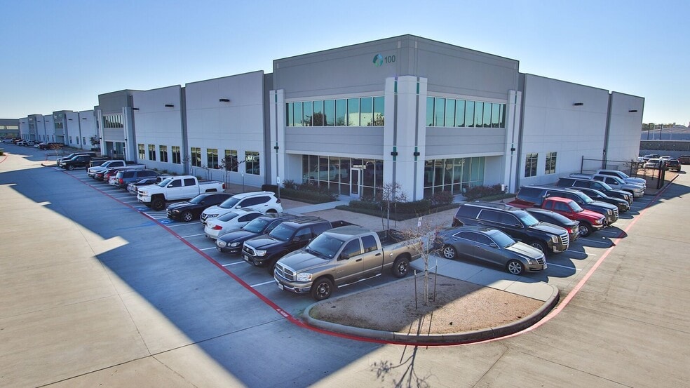 100 Northpark Central Dr, Houston, TX for lease - Building Photo - Image 3 of 9