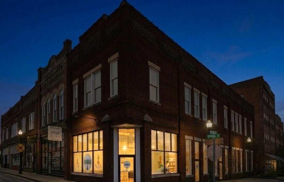 124 Tipton St, Johnson City, TN à vendre - Photo du bâtiment - Image 2 de 22