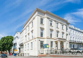 Plus de détails pour Rodney Rd, Cheltenham - Bureau à louer