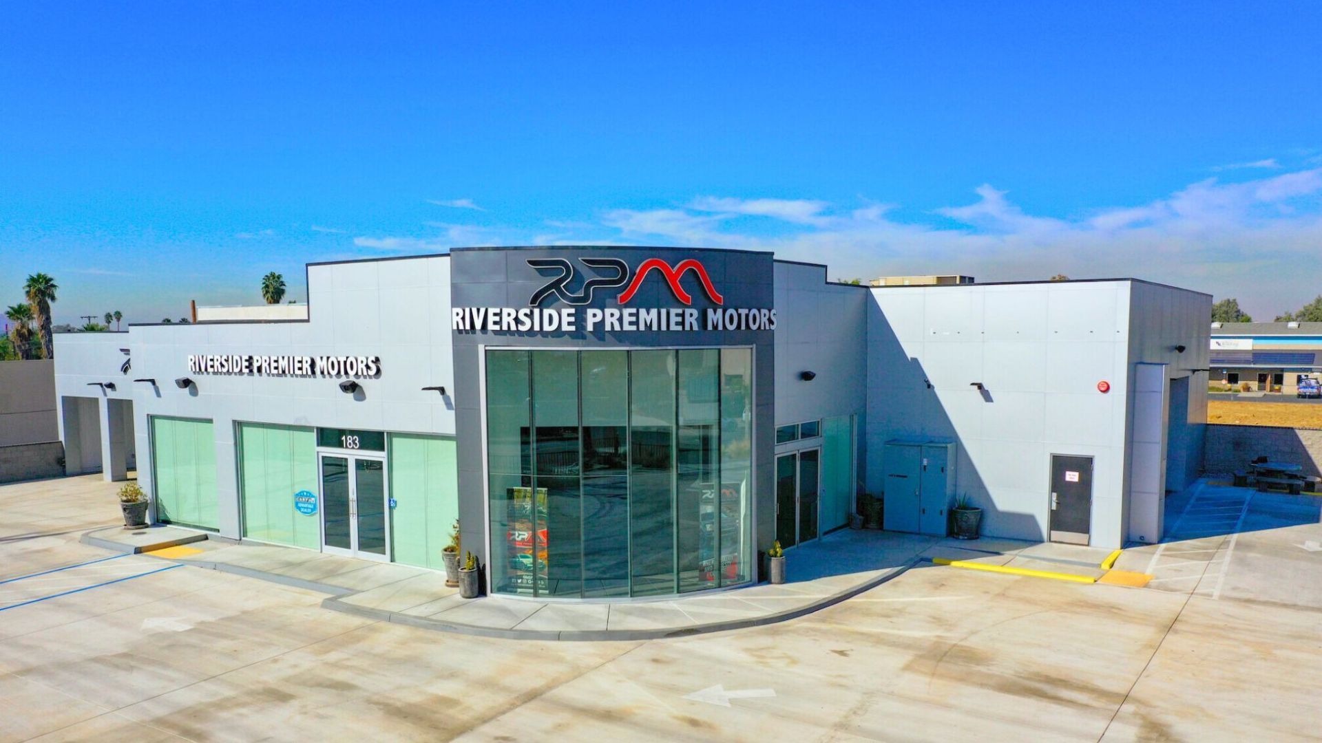 183 W La Cadena Dr, Riverside, CA à vendre Photo du bâtiment- Image 1 de 1