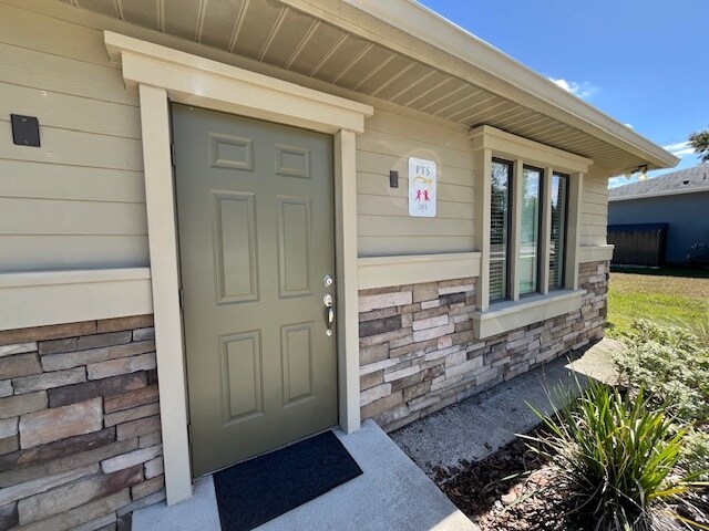 205 Ridgewood Ave, Brandon, FL à louer - Photo du bâtiment - Image 2 de 25