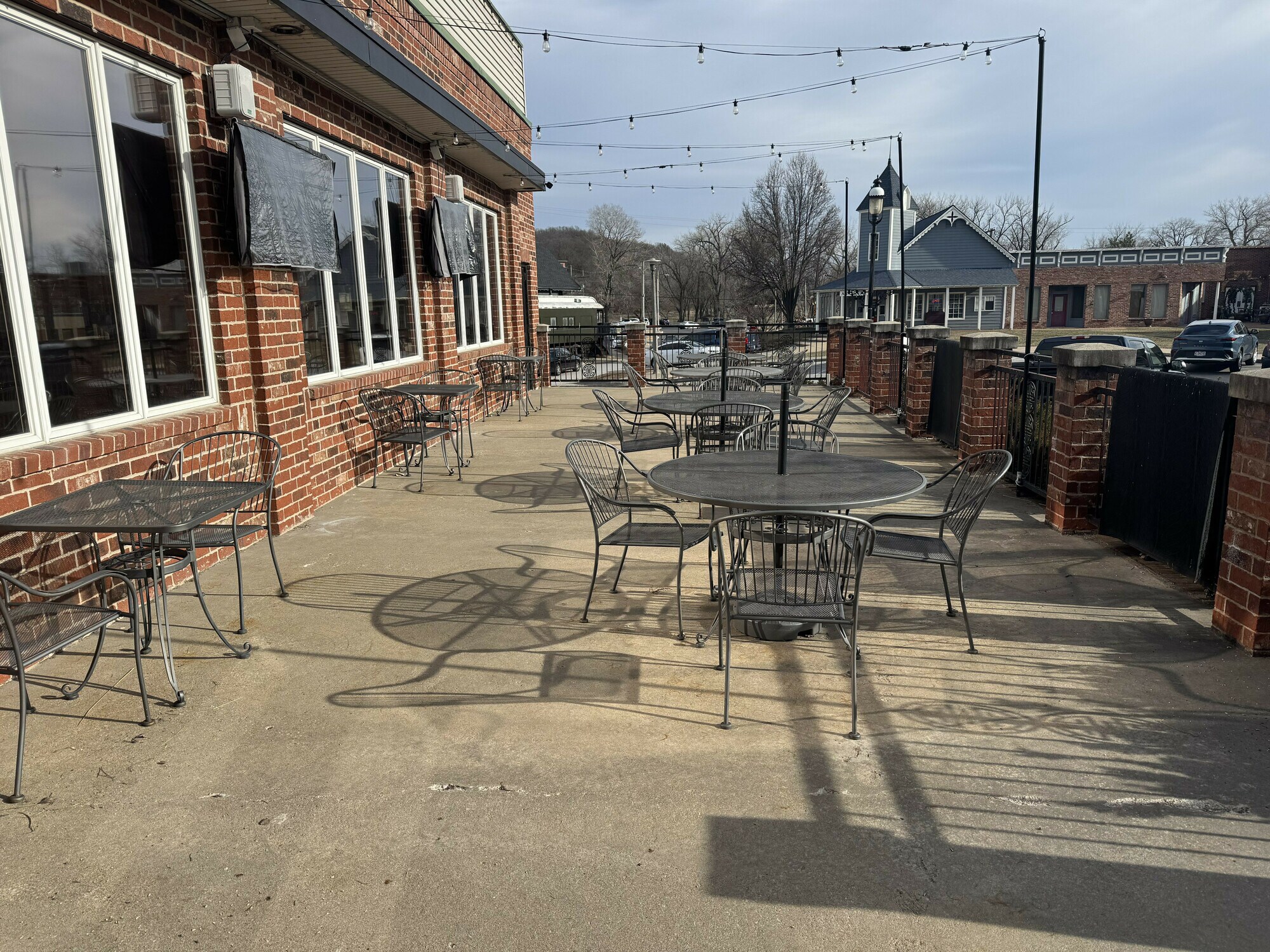 160 English Landing Dr, Parkville, MO à louer Photo du bâtiment- Image 1 de 6