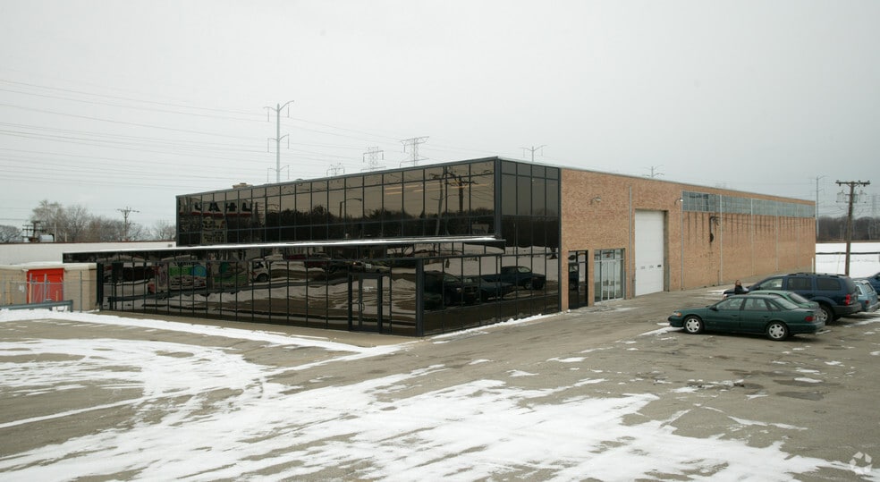 1725 N Lewis Ave, Waukegan, IL for lease - Building Photo - Image 2 of 21