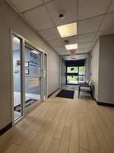 601 21st St, Vero Beach, FL for lease Interior Photo- Image 1 of 18
