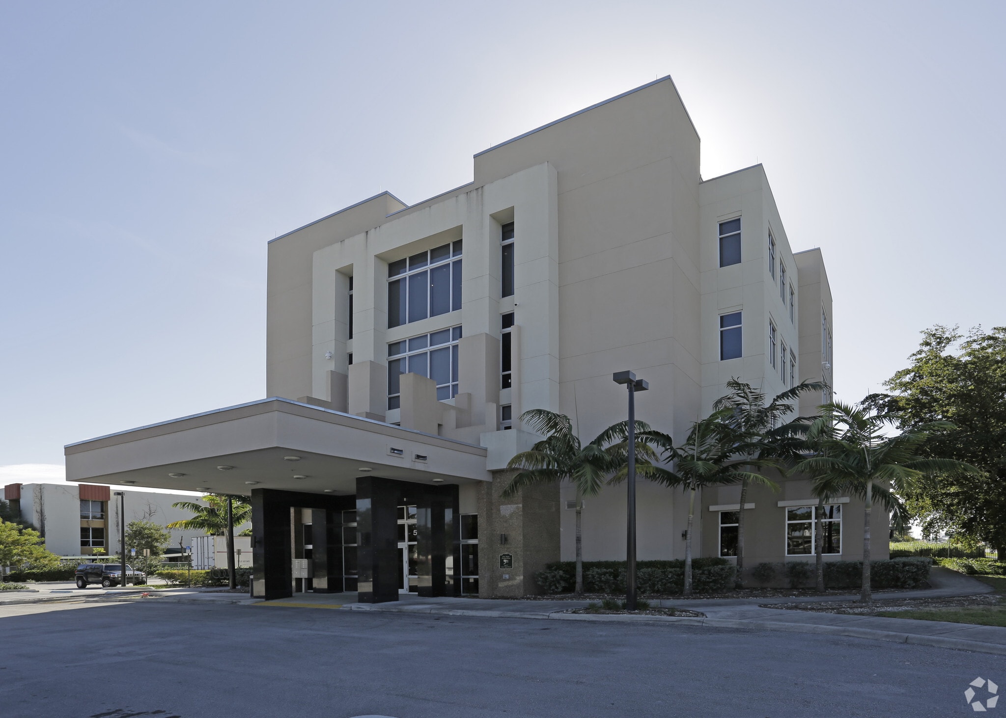 585 NW 161st St, Miami, FL for lease Building Photo- Image 1 of 9