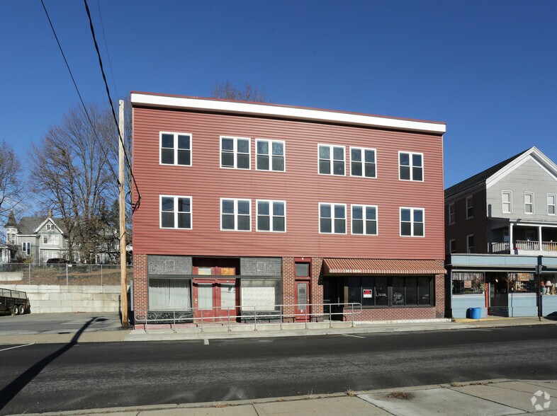 95 E Fulton St, Gloversville, NY à vendre - Photo du bâtiment - Image 3 de 3