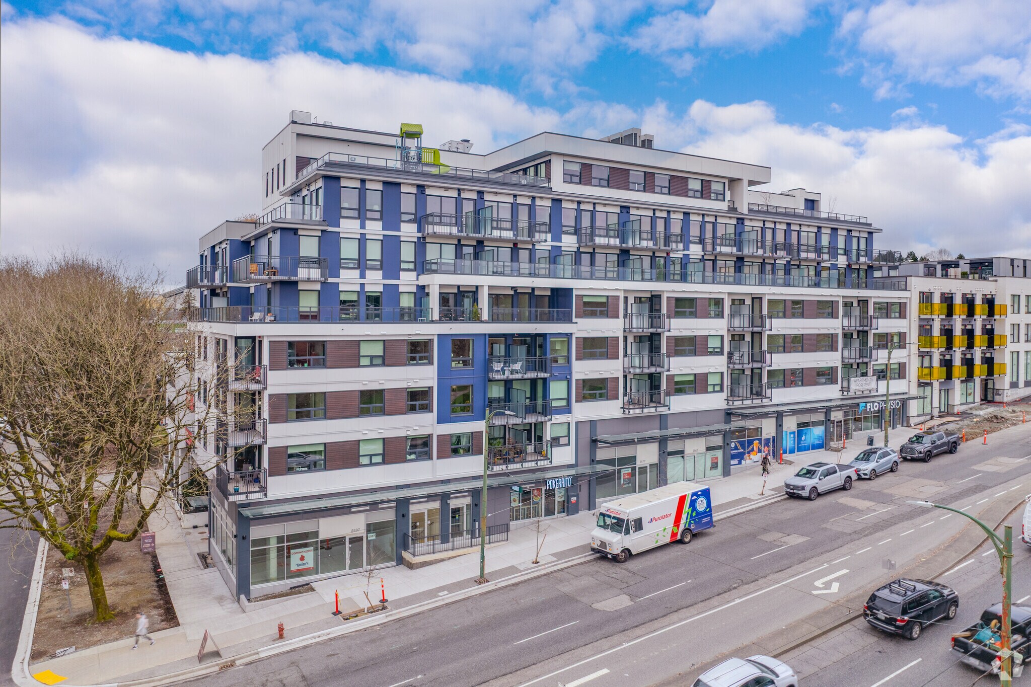 2453 Renfrew St, Vancouver, BC à louer Photo principale- Image 1 de 31