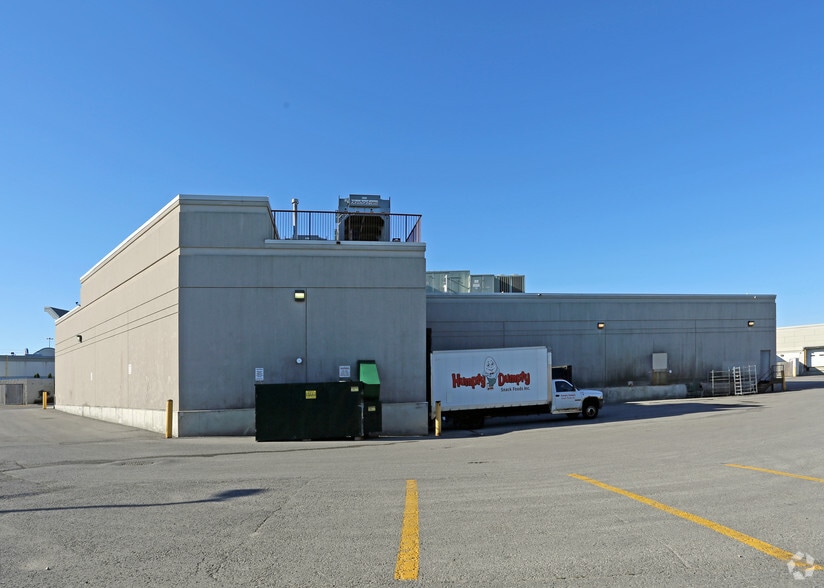 650 Kingston Rd, Pickering, ON for lease - Building Photo - Image 3 of 4