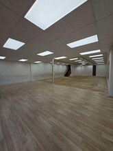 42 Worcester St, Natick, MA à louer Photo intérieure- Image 2 de 16