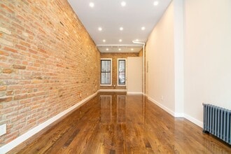 280 E 10th St, New York, NY for lease Interior Photo- Image 2 of 5