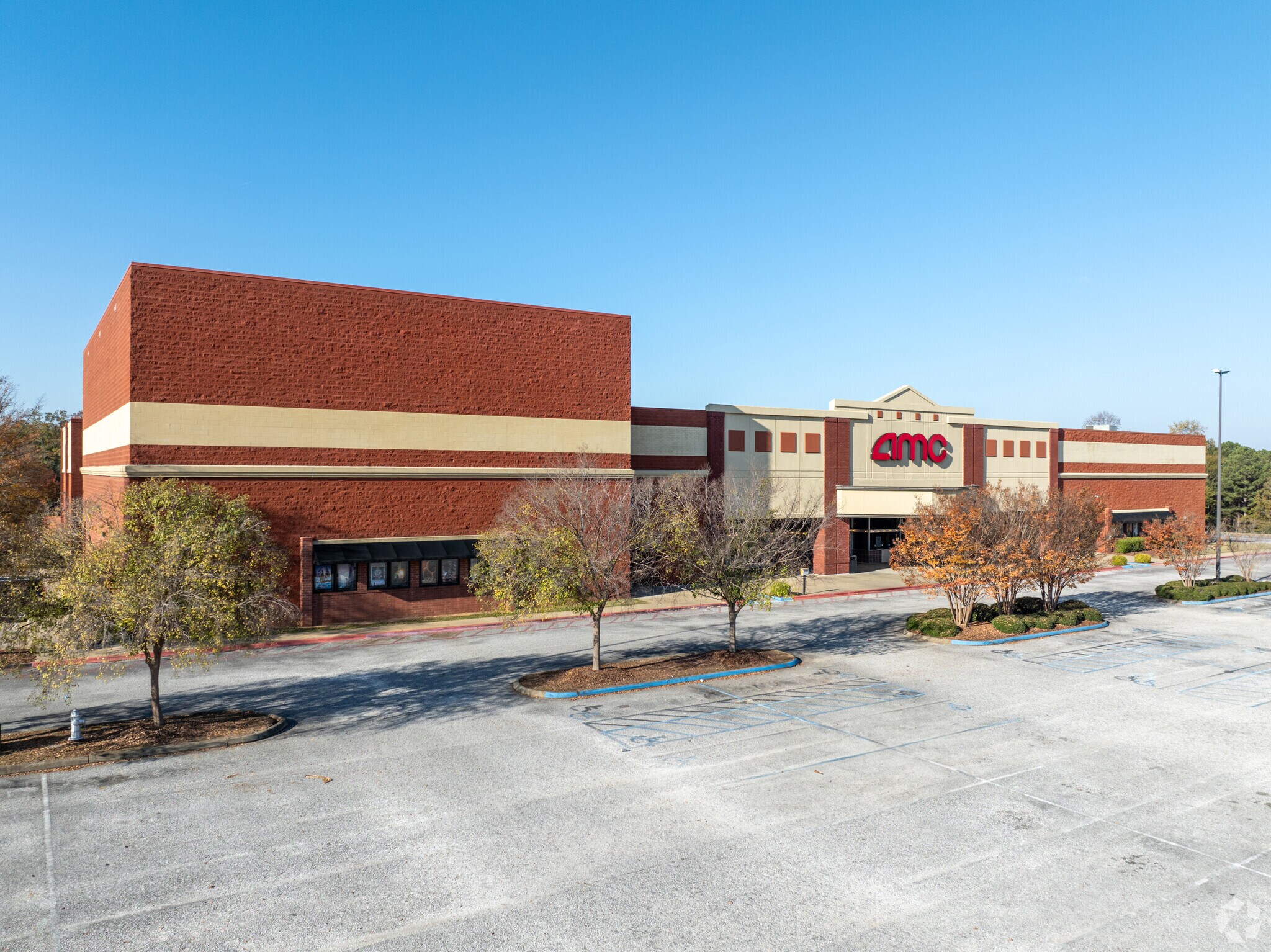 2111 E University Dr, Auburn, AL à vendre Photo principale- Image 1 de 47