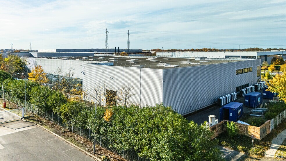 Industriel dans Combs-la-Ville à louer - Photo du bâtiment - Image 2 de 3