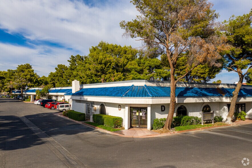 601 S Rancho Dr, Las Vegas, NV à vendre - Photo du bâtiment - Image 2 de 50