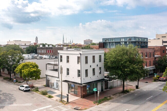 More details for 30-32 Martin Luther King Jr Blvd, Savannah, GA - Retail for Lease
